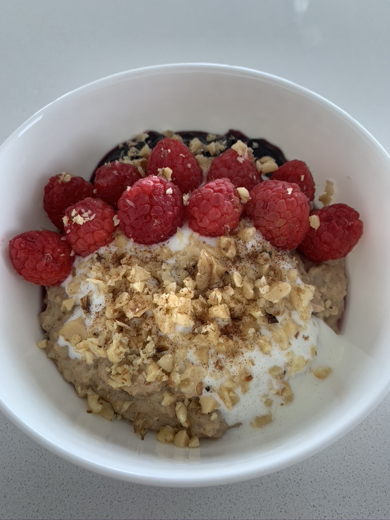 The Best Creamy Oatmeal Bowl